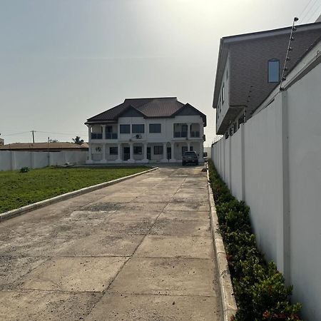 Michael'S Apartment Complex Accra Exterior photo