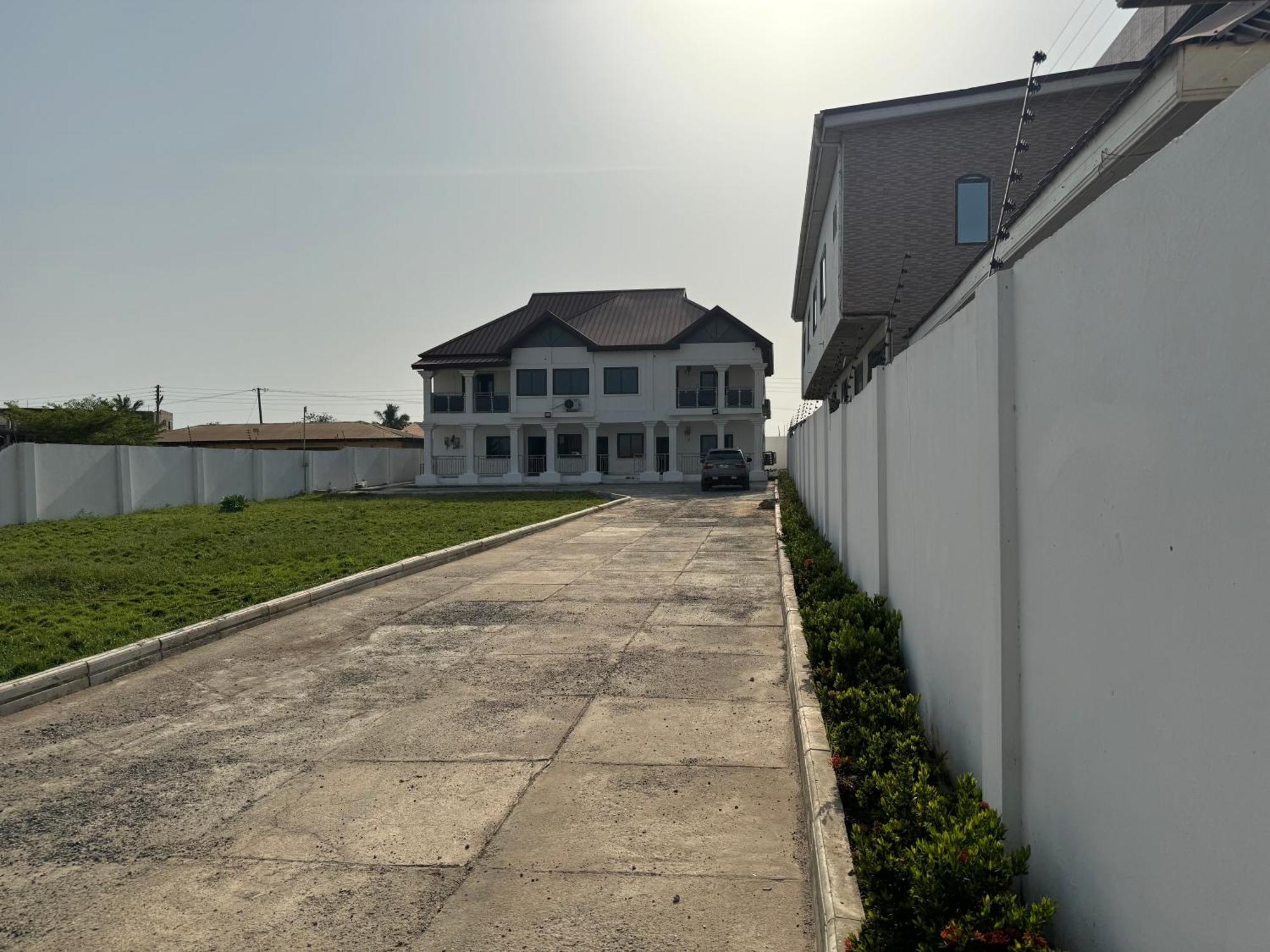 Michael'S Apartment Complex Accra Exterior photo